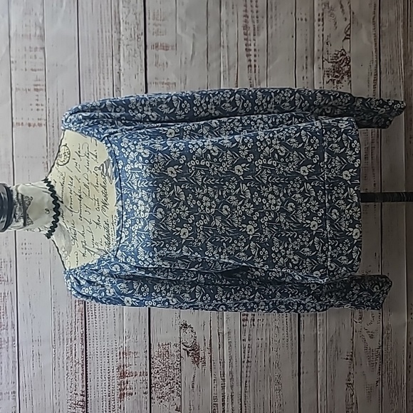 LC Lauren Conrad puff sleeve sweatshirt - Picture 1 of 10